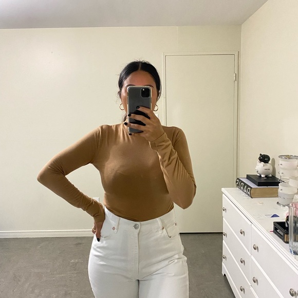 🛍️3 for 1 TURTLE NECK TOPS WORN A FEW TIMES - Picture 2 of 8